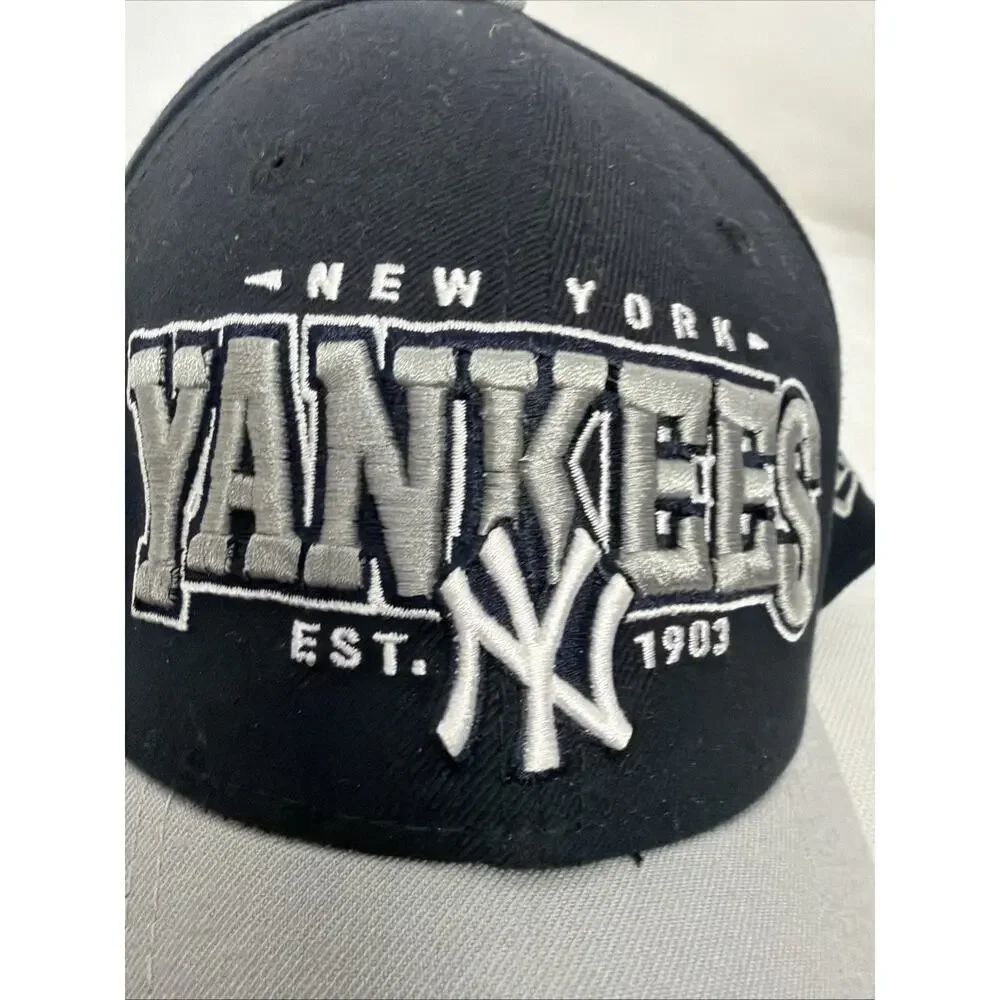 New Era 39THIRTY New York Yankees Hat Cap Large Logo Size Large /XLarge MLB